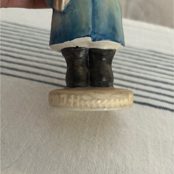 🌿💕 M.I. Hummel Goebel #119 Postman - Picture 5 of 8